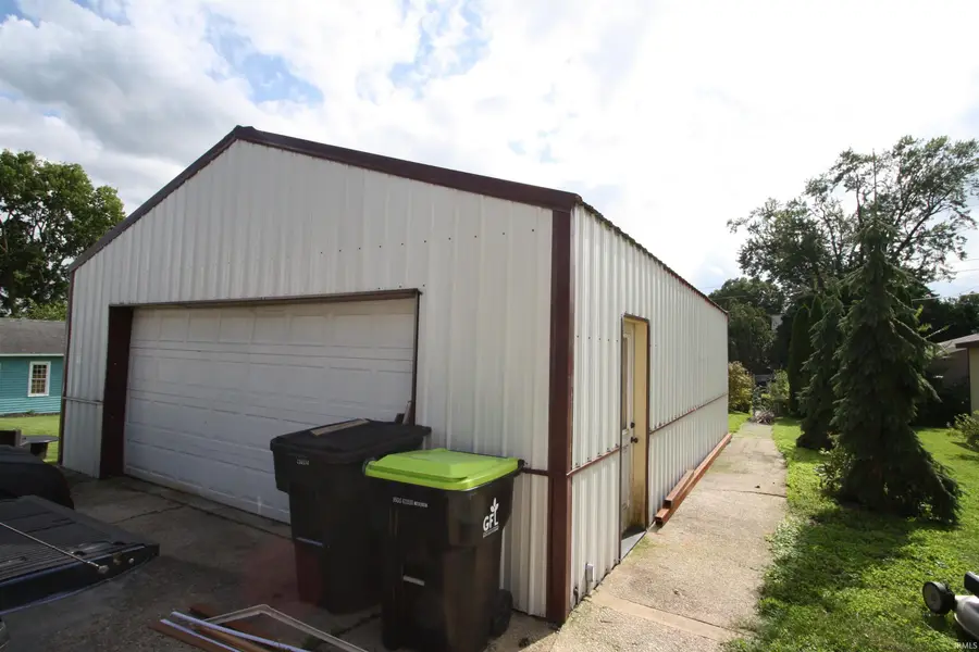 946 N Jefferson Street, Huntington, IN 46750 - #3