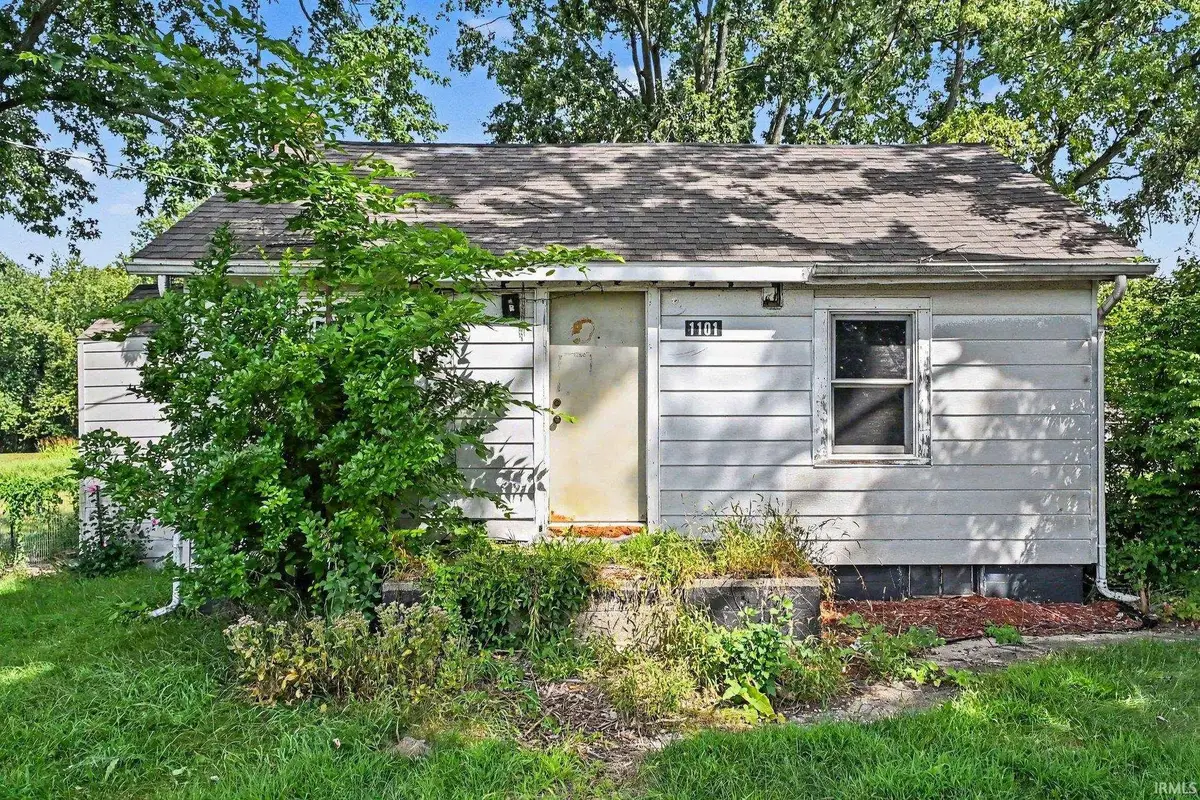 1101 W Wilden Avenue, Goshen, IN 46528 - #1