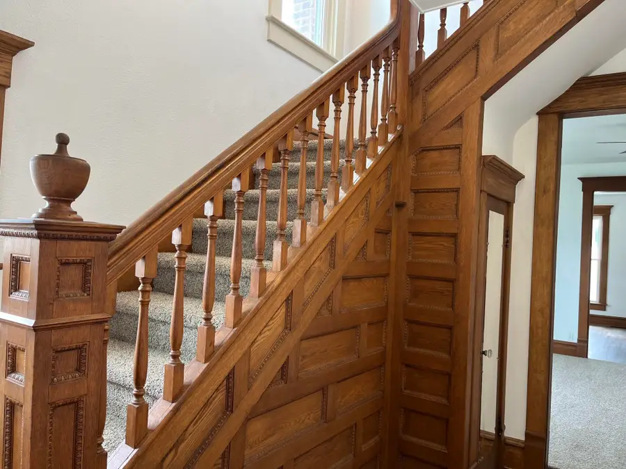 37 W Taylor Street, Huntington, IN 46750 - #3