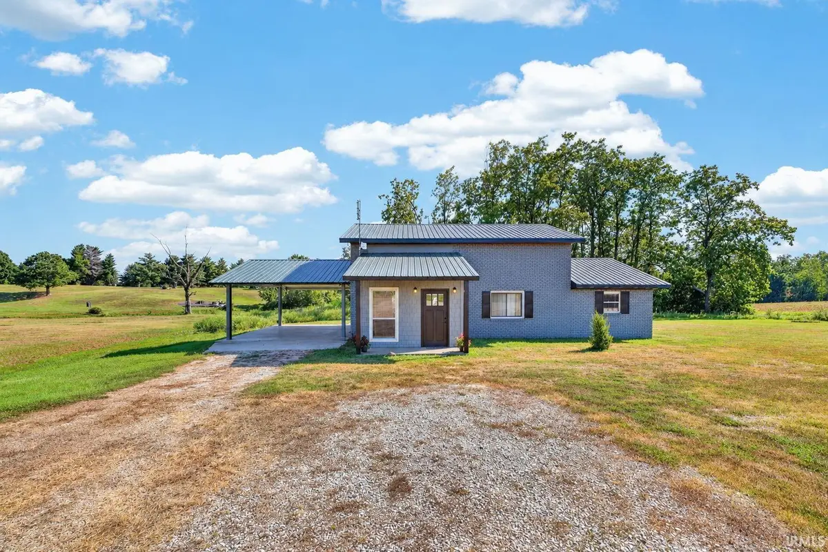 1002 W Morton Street, Oakland City, IN 47660 - #1