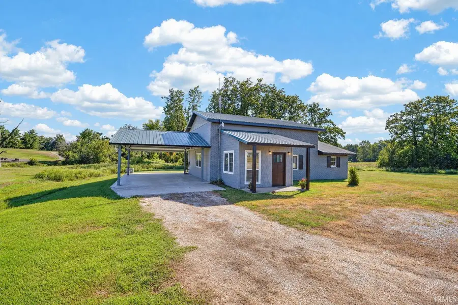 1002 W Morton Street, Oakland City, IN 47660 - #2