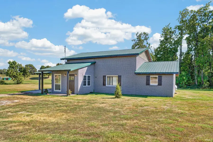 1002 W Morton Street, Oakland City, IN 47660 - #3