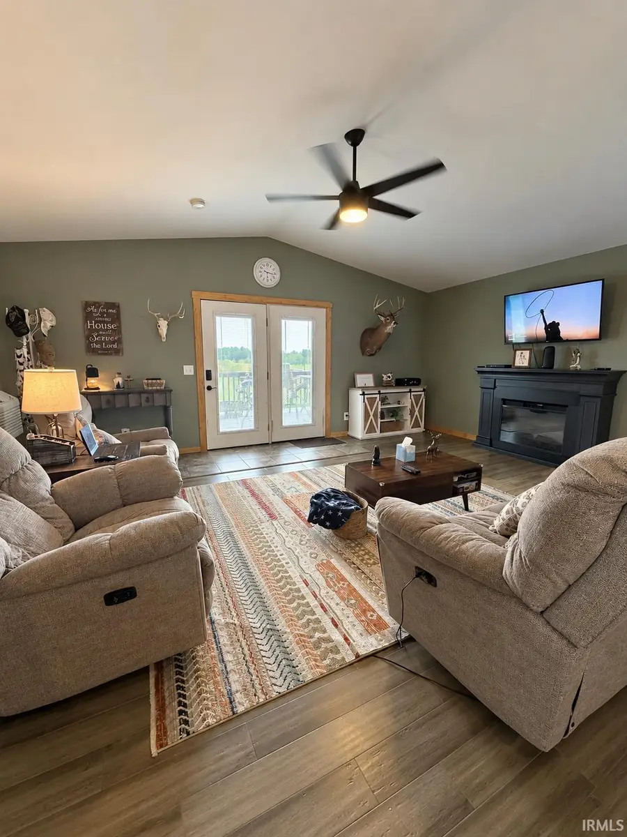 3338 W County Road 25 N, Petersburg, IN 47567 - #2
