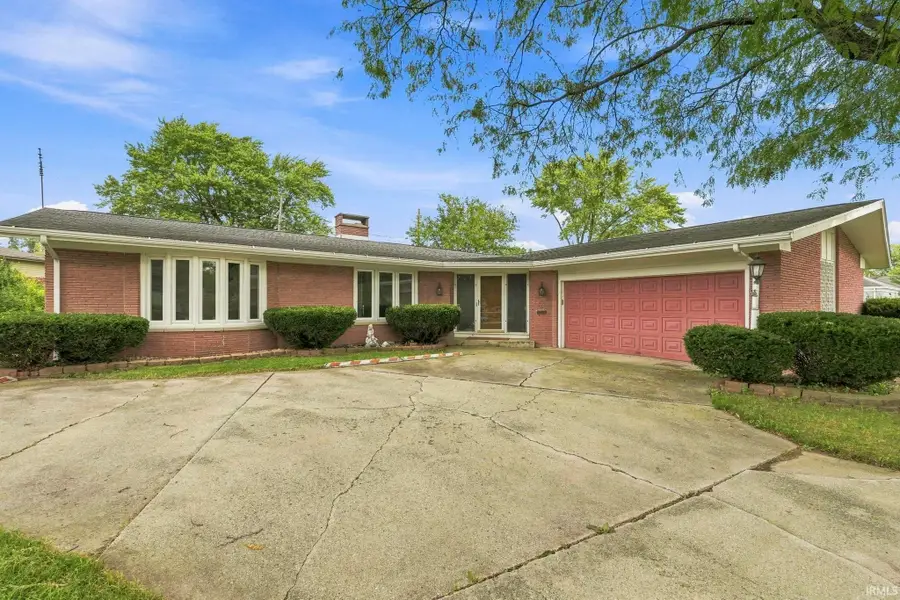 608 Roxbury Court, Fort Wayne, IN 46807 - #2