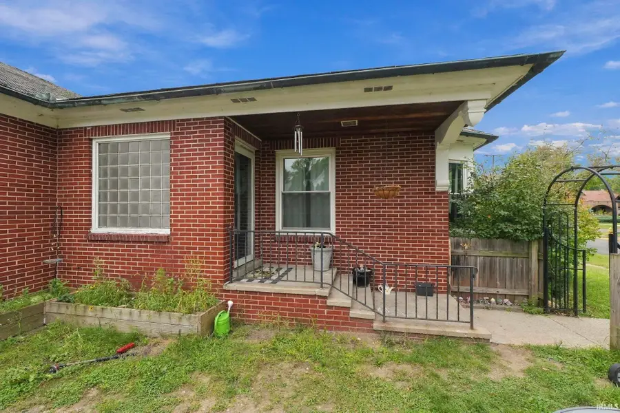 804 E Diamond Street, Kendallville, IN 46755 - #3