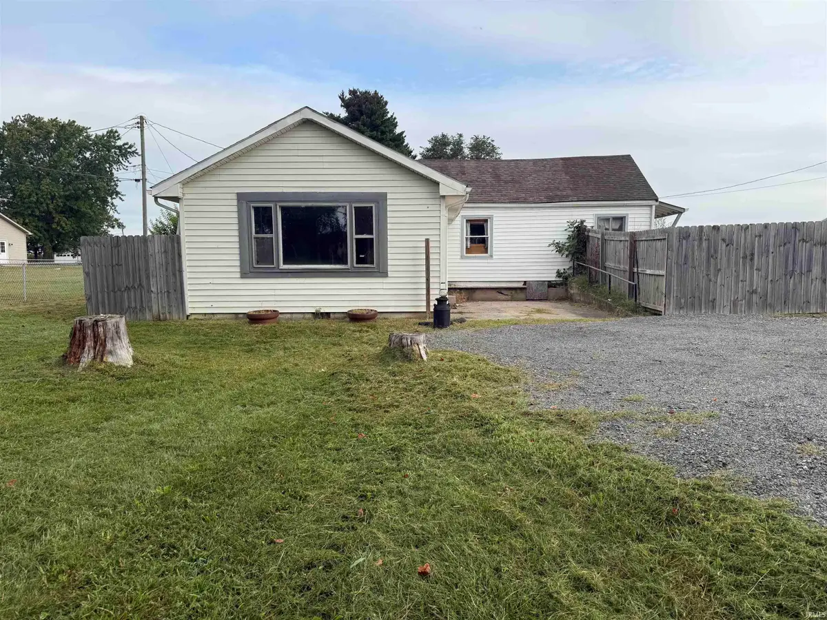 8746 W Us Highway 40, Knightstown, IN 46148 - #1