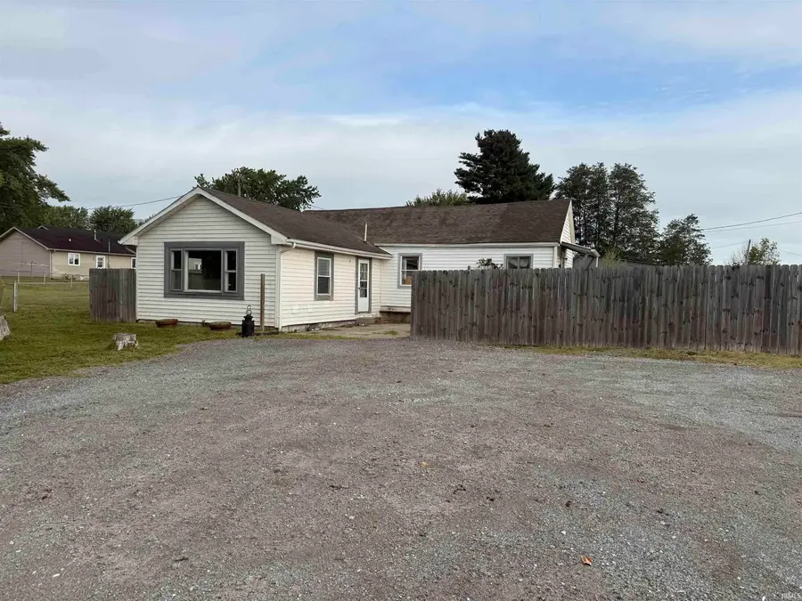 8746 W Us Highway 40, Knightstown, IN 46148 - #3