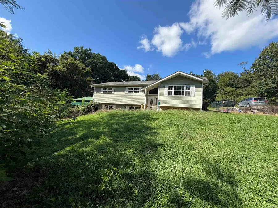 942 Sunny Acres Drive, Bedford, IN 47421 - #2