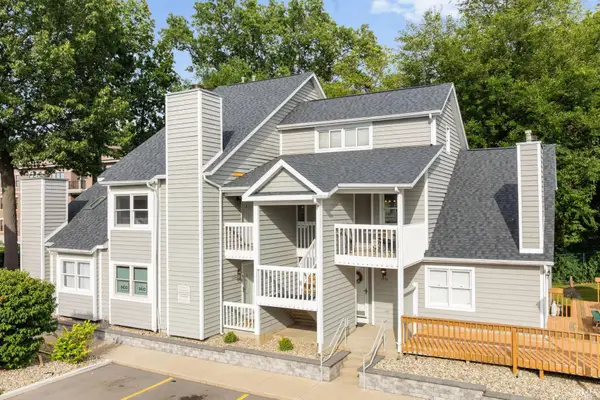 1534 N Oak Hill Drive, South Bend, IN 46637