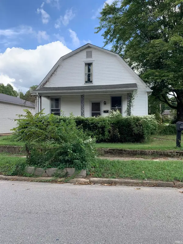 105 N John Street, Bloomfield, IN 47424