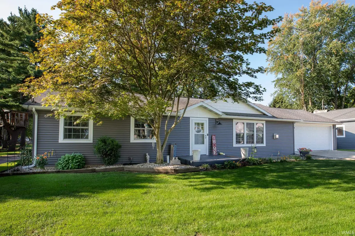 121 W Pleasant Street, Etna Green, IN 46524 - #1