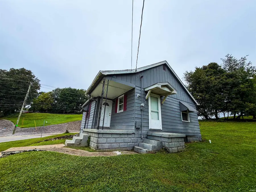 102 E Fourth Street, Huntingburg, IN 47542 - #2