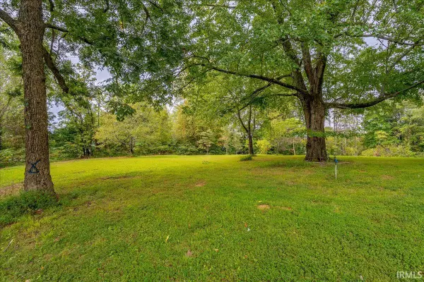 1220 S Folsomville Road, Boonville, IN 47601