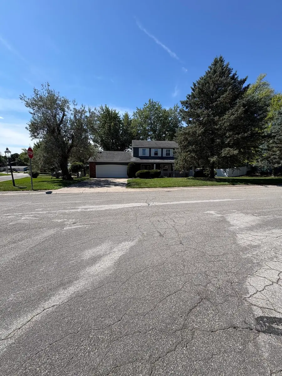 410 Inglenook Place, Angola, IN 46703 - #2
