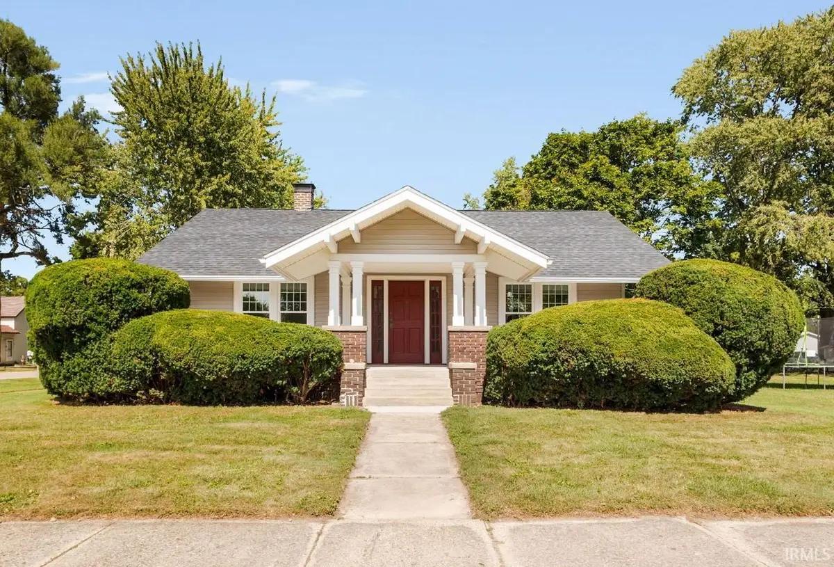 211 W Catherine Street, Milford, IN 46542 - #1