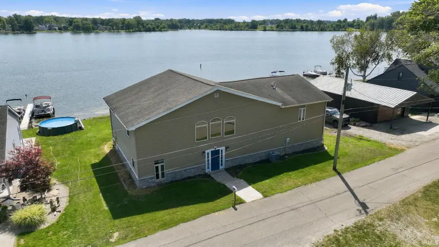 6530 E Mcguire Road, Churubusco, IN 46723 - #3