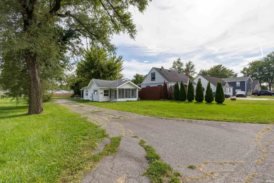 2215 Rehm Drive, Fort Wayne, IN 46819 - #2