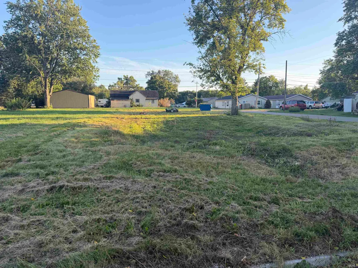 823 W Commercial Street, Hartford City, IN 47348 - #1