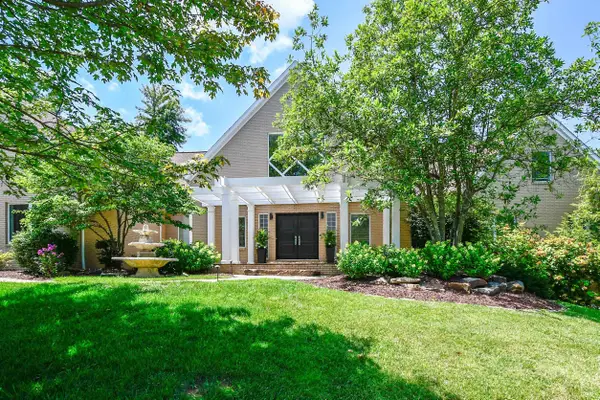 2433 Lakeridge Drive, Newburgh, IN 47630