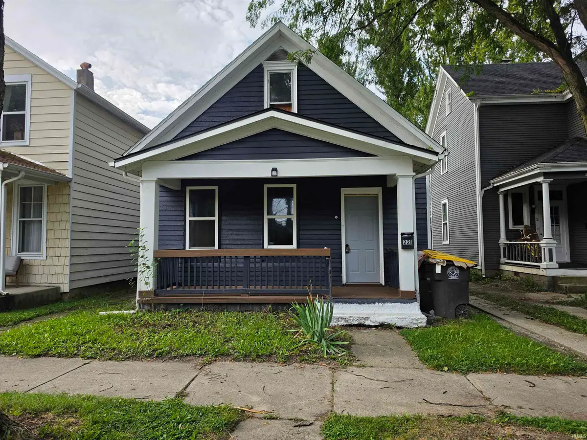 221 W Woodland Avenue, Fort Wayne, IN 46807 - #1