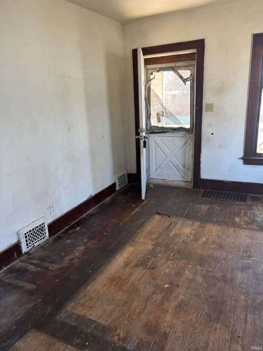 621 E Dayton Street, South Bend, IN 46613 - #2