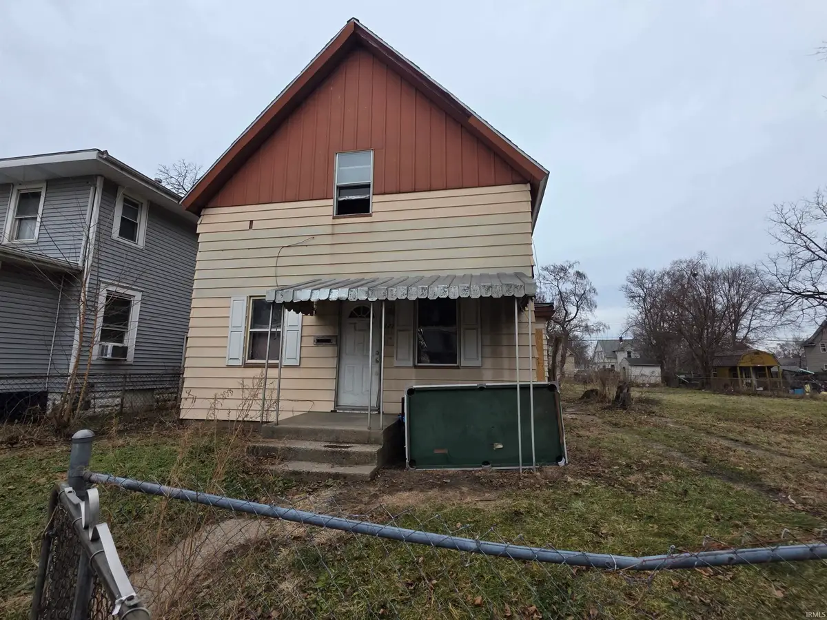 121 E Dayton Street, South Bend, IN 46613 - #1