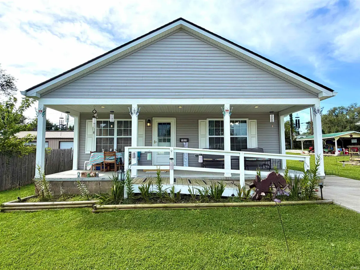 1010 W Grissom Avenue, Mitchell, IN 47446 - #1