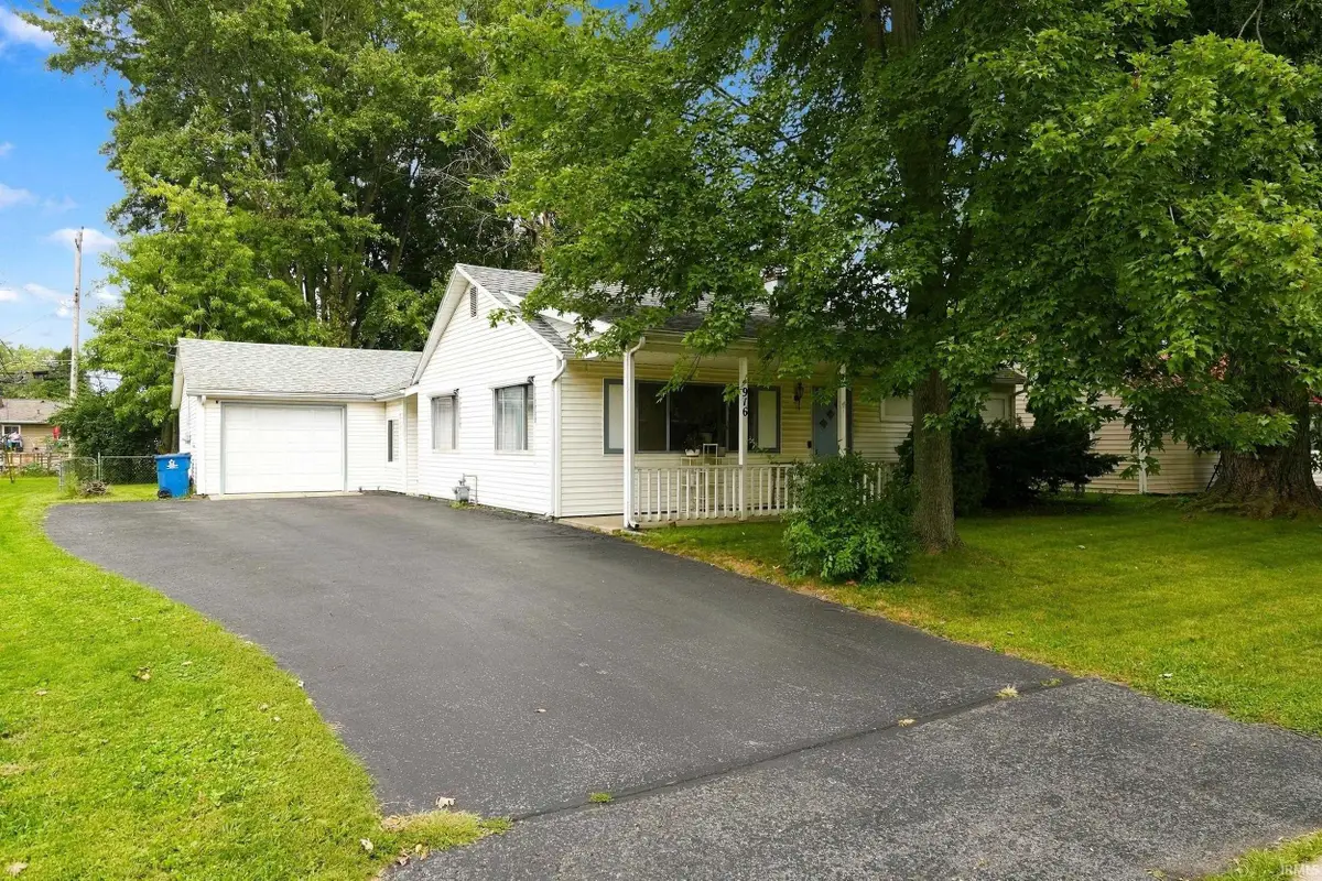 916 W Circle Drive, New Haven, IN 46774 - #1