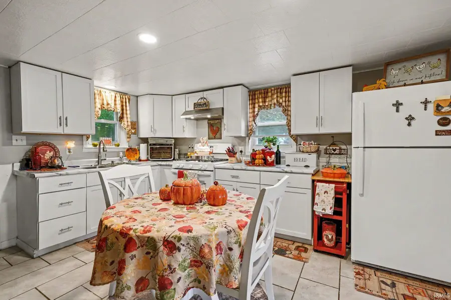 117 E Washington Street, Osceola, IN 46561 - #3