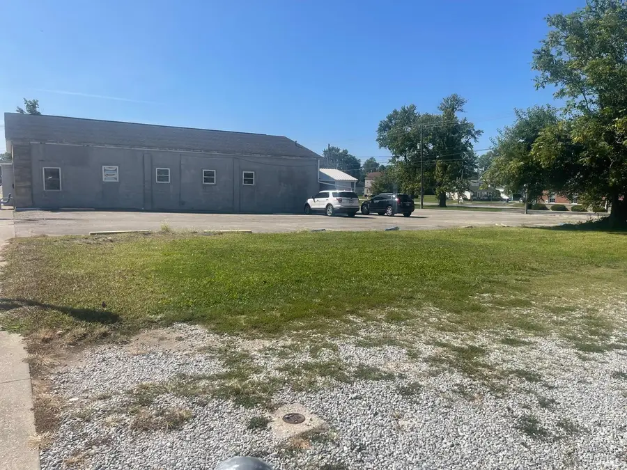 809 Main Street, Mitchell, IN 47446 - #3