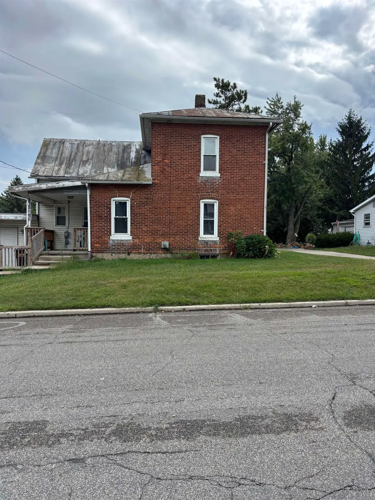 206 E Stocker Street, Angola, IN 46703 - #1