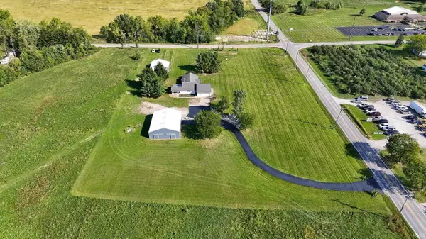 8805 Huguenard Road, Fort Wayne, IN 46818