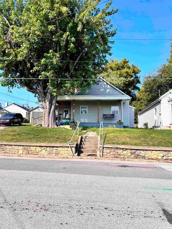 104 N Posey Street, Salem, IN 47167