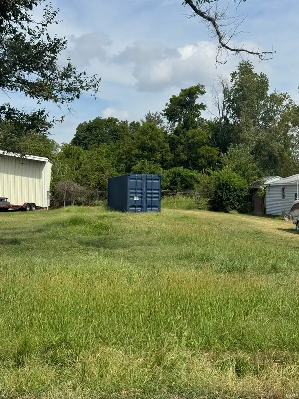 1028 Stanley Avenue, Evansville, IN 47711