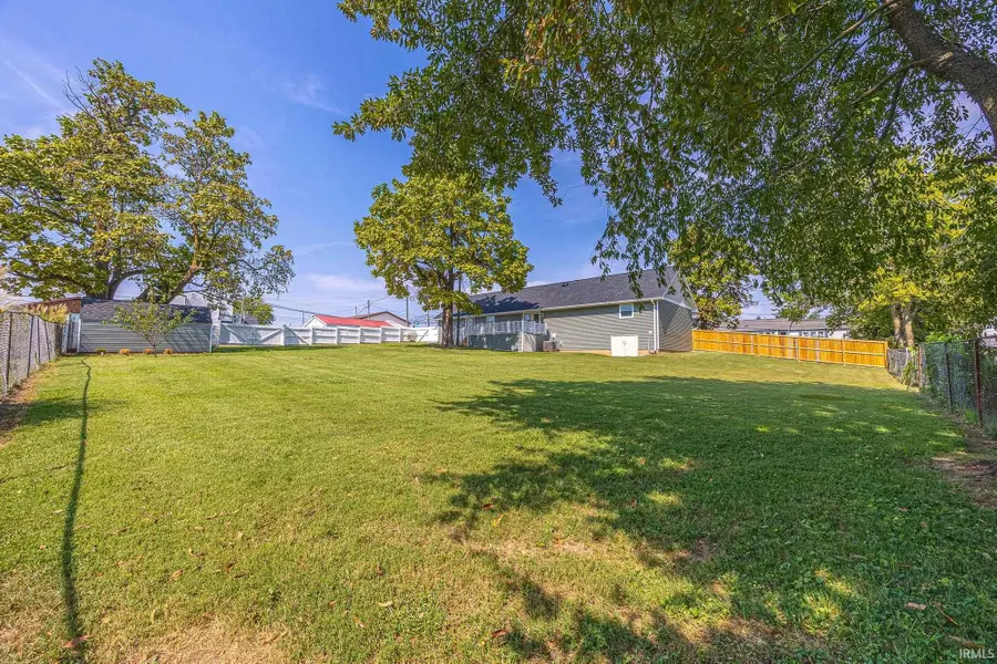 407 E 12th Street, Huntingburg, IN 47542 - #2