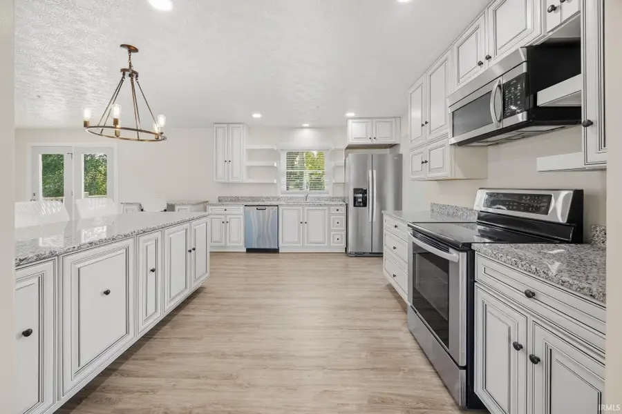 407 E 12th Street, Huntingburg, IN 47542 - #3