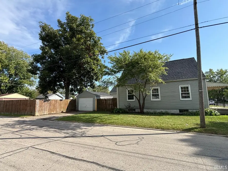 2202 S Pershing Drive, Muncie, IN 47302 - #3