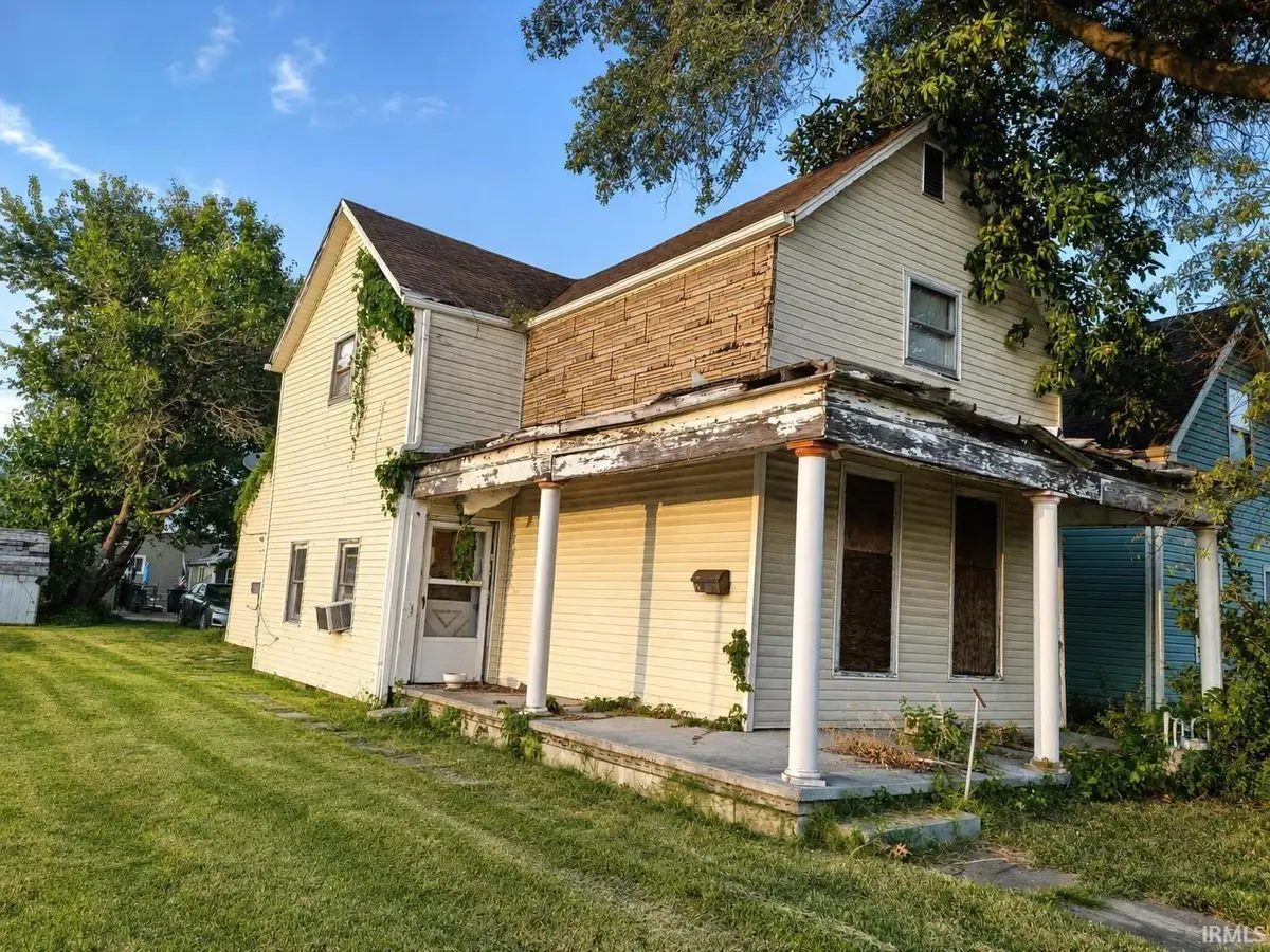221 W Columbia Street, Evansville, IN 47710 - #1
