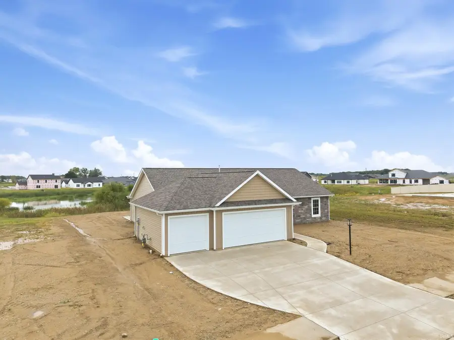 4911 Silverstone Passage, Fort Wayne, IN 46818 - #3