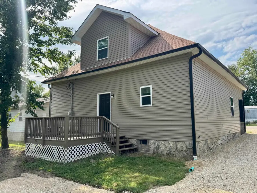114 S Lincoln Street, Oakland City, IN 47660 - #3