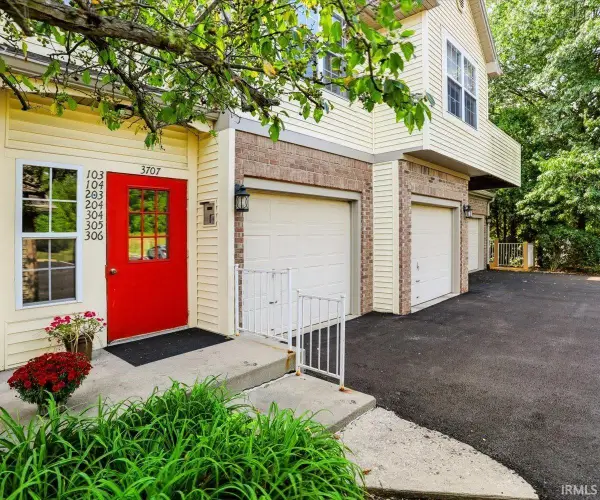 3707 E Barrington Drive #D204, Bloomington, IN 47408