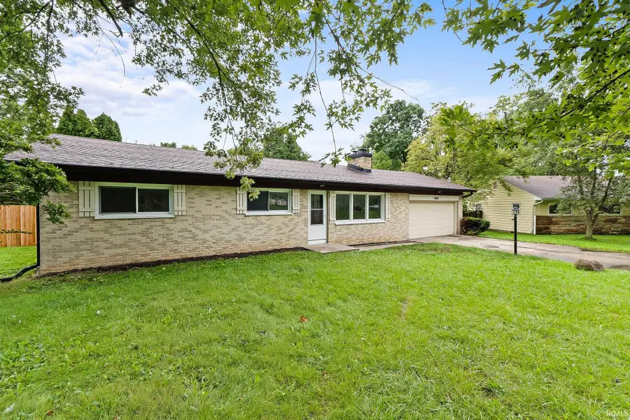 5009 Woodford Drive, Fort Wayne, IN 46835 - #2