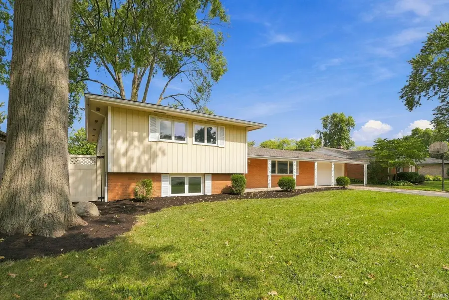 2304 W Cambridge Drive, Muncie, IN 47304 - #3