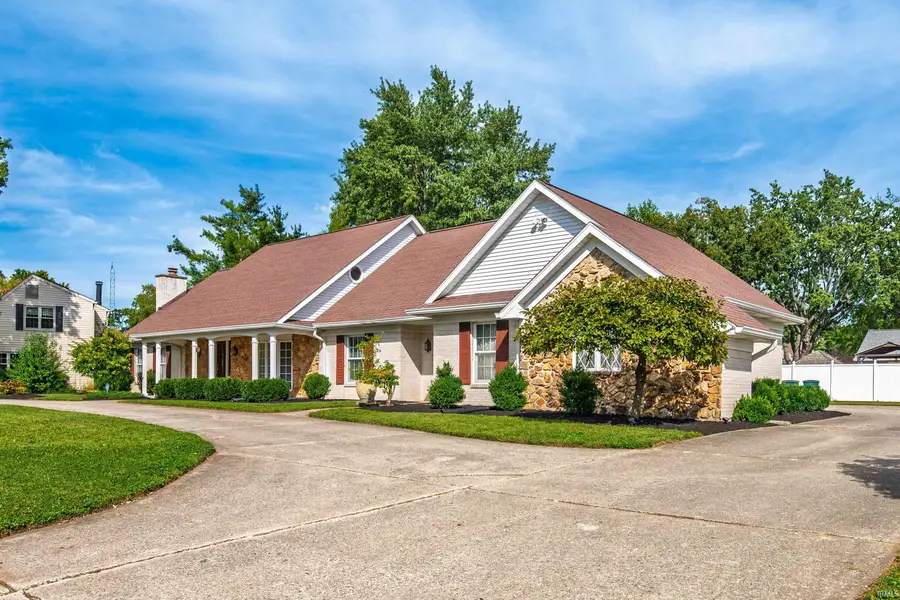 3900 N Vienna Woods Drive, Muncie, IN 47304 - #2