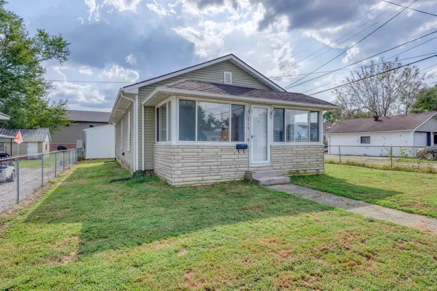 315 E Oak Street, Oakland City, IN 47660 - #2