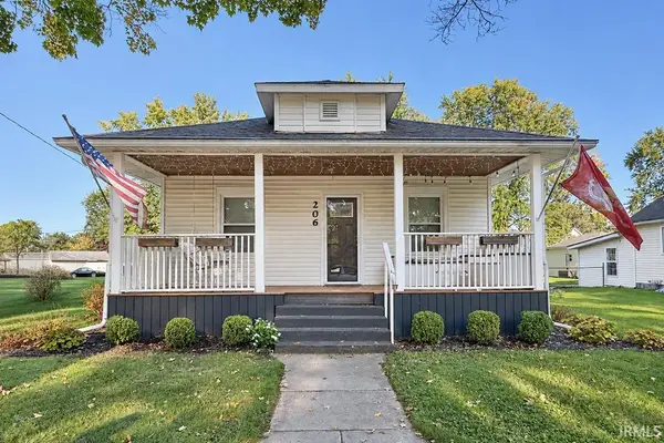 206 E Wabash Avenue, Wakarusa, IN 46573