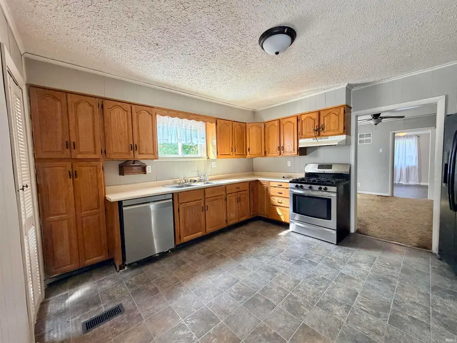 13361 W Smith Street, Jasonville, IN 47438 - #3