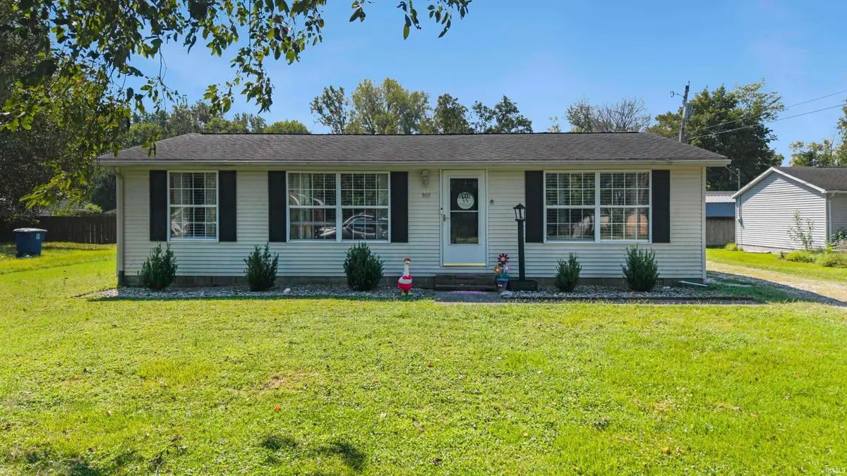 905 E Kentucky Street, Princeton, IN 47670 - #1