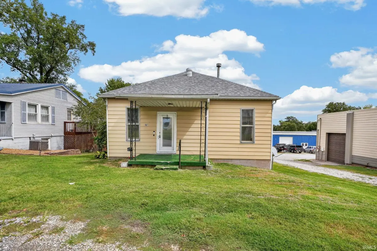 907 Landes Street, Mount Carmel, IL 62863 - #1
