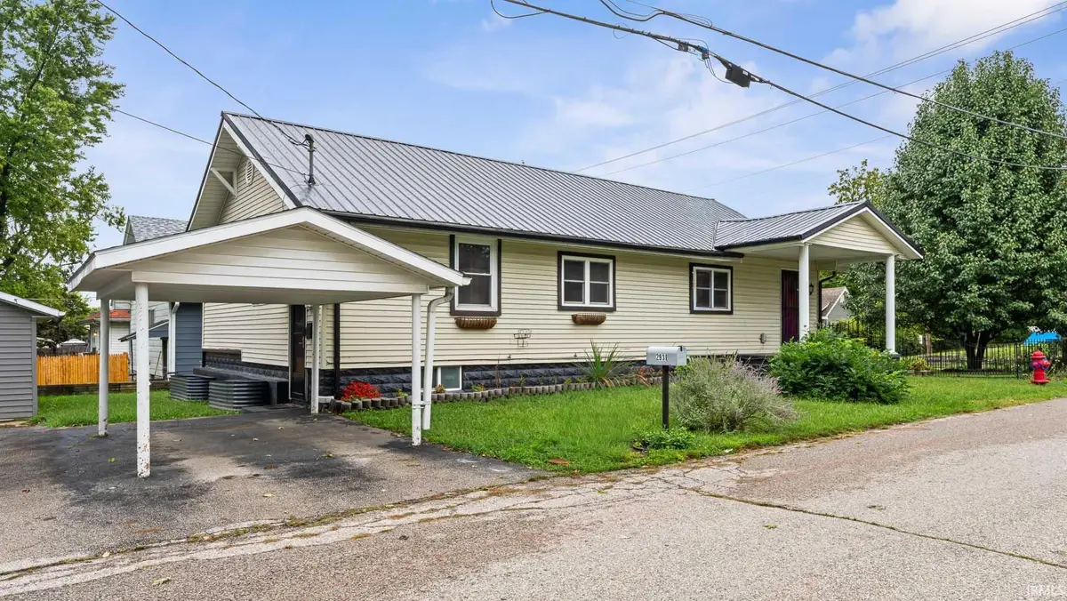 2931 Washington Avenue, Bedford, IN 47421 - #1